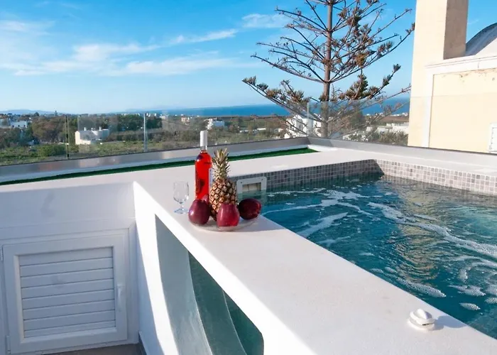 Elvis' Проживание в семье *