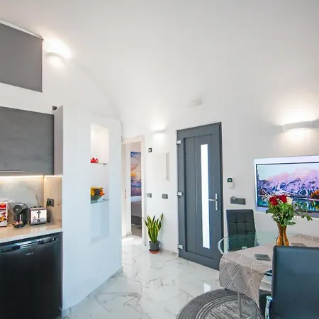 Δωμάτια σε οικογενειακή κατοικία Elvis' Φηρά