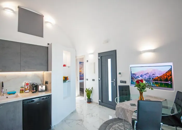 Homestay Elvis' Fira (Santorini)