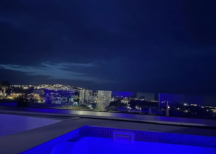 Elvis' * Fira (Santorini)